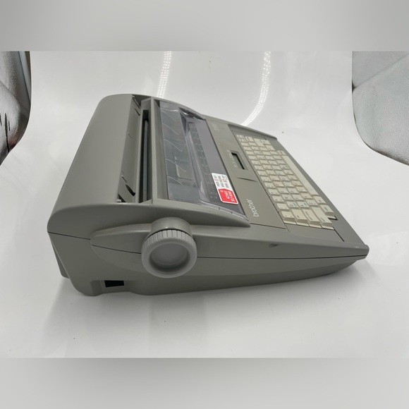 Brother SX-4000 LCD Display Electronic Typewriter. - Picture 5 of 6